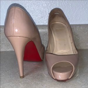 Christian Louboutin 39